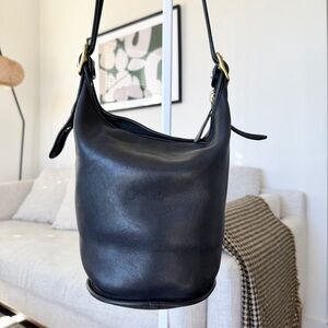 Coach black bucket duffle sac vintage.